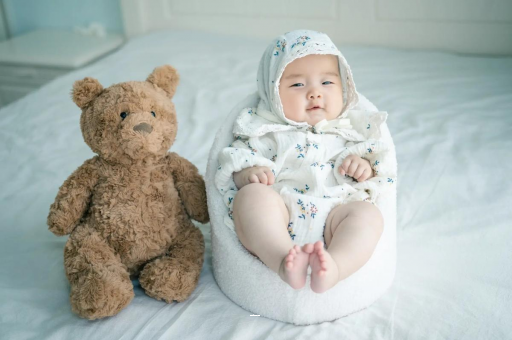 沁阳宝宝挠耳朵是怎么回事 沁阳宝宝挠耳朵是怎么回事